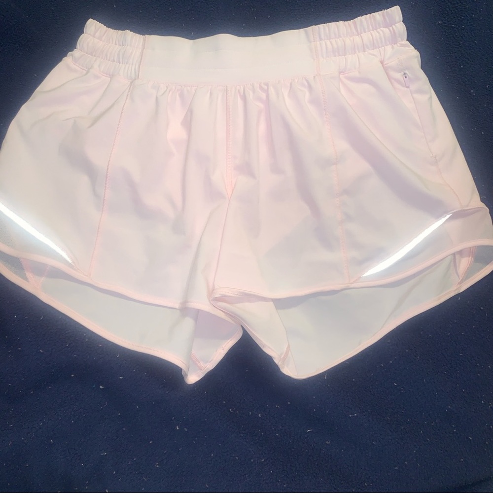 strawberry milkshake lululemon hotty hot shorts